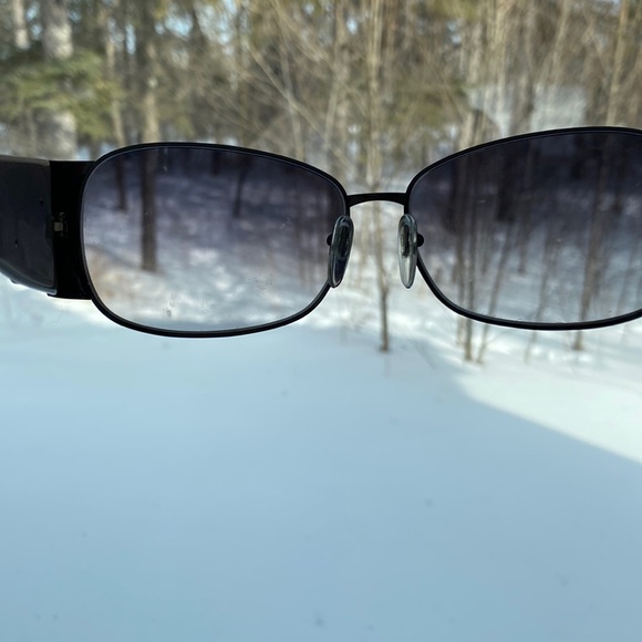 Ladies Salvatore Ferragamo, blinged up sunglasses in light mauve with black lens - Picture 9 of 12